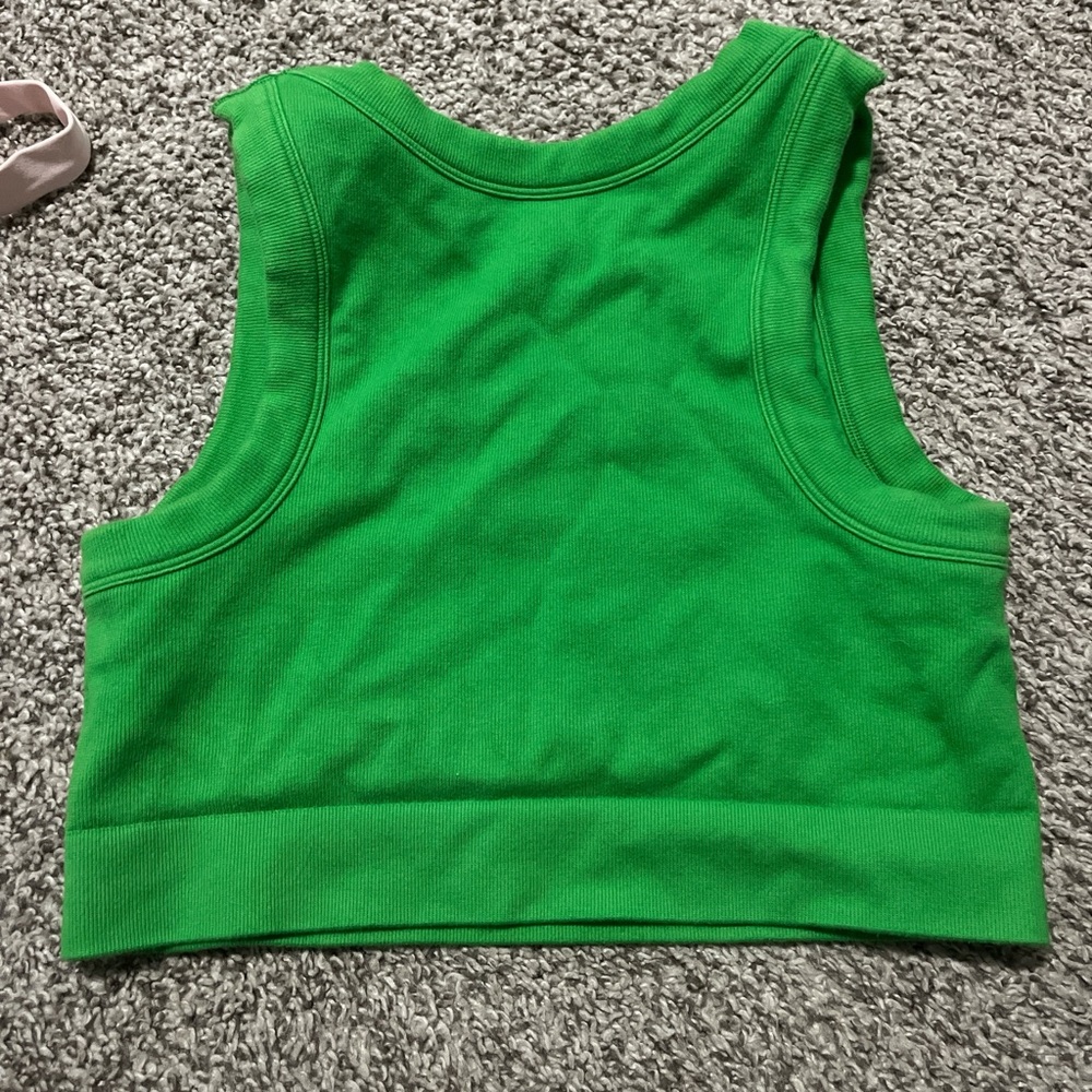 Green aerie tank - Picture 3 of 3